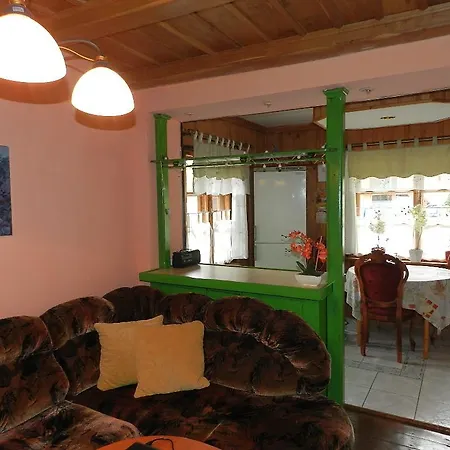 Domek U Wioli Сasa de vacaciones Podgórzyn