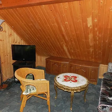 Domek U Wioli Сasa de vacaciones Podgórzyn